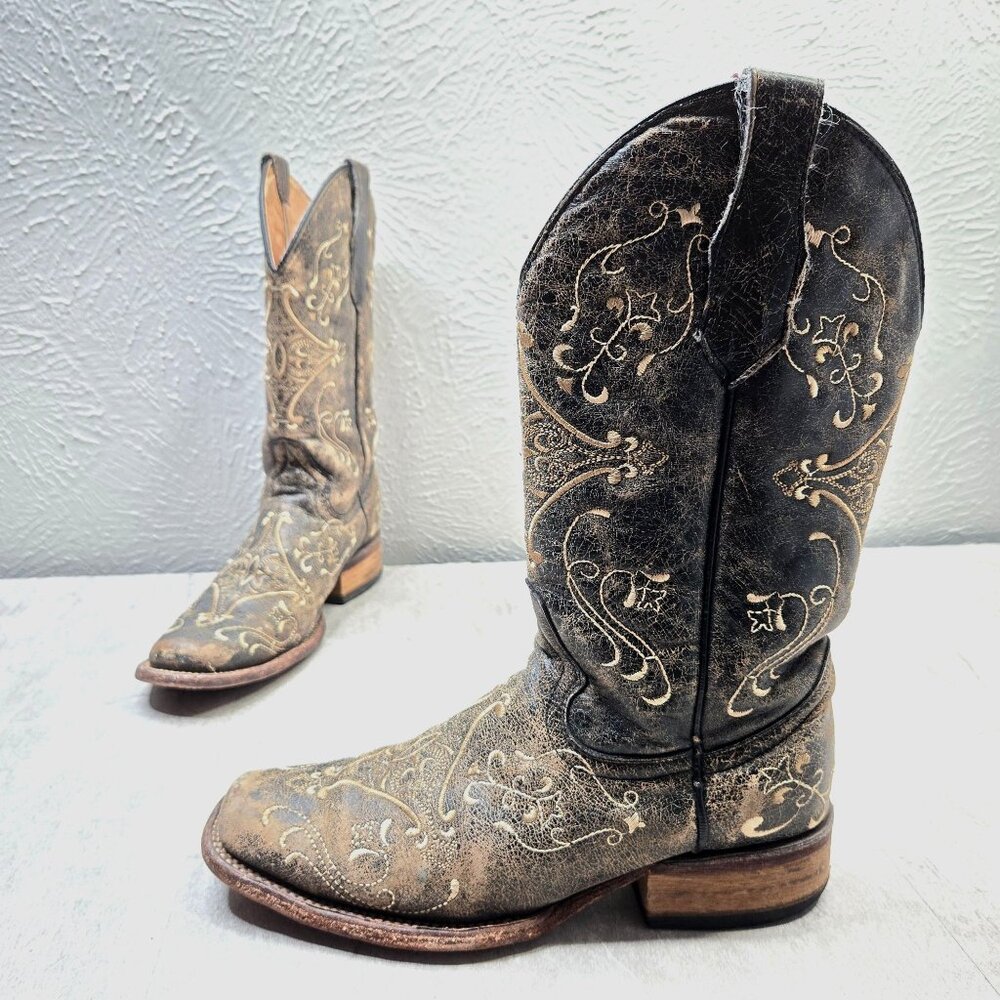 Elegant Black and Tan Embroidered Heeled Boots